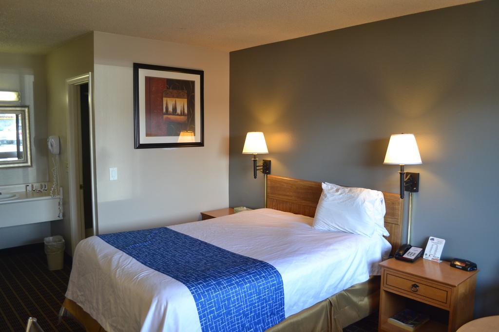 Travelodge By Wyndham Sea-Tac Airport North 塔奇拉 外观 照片